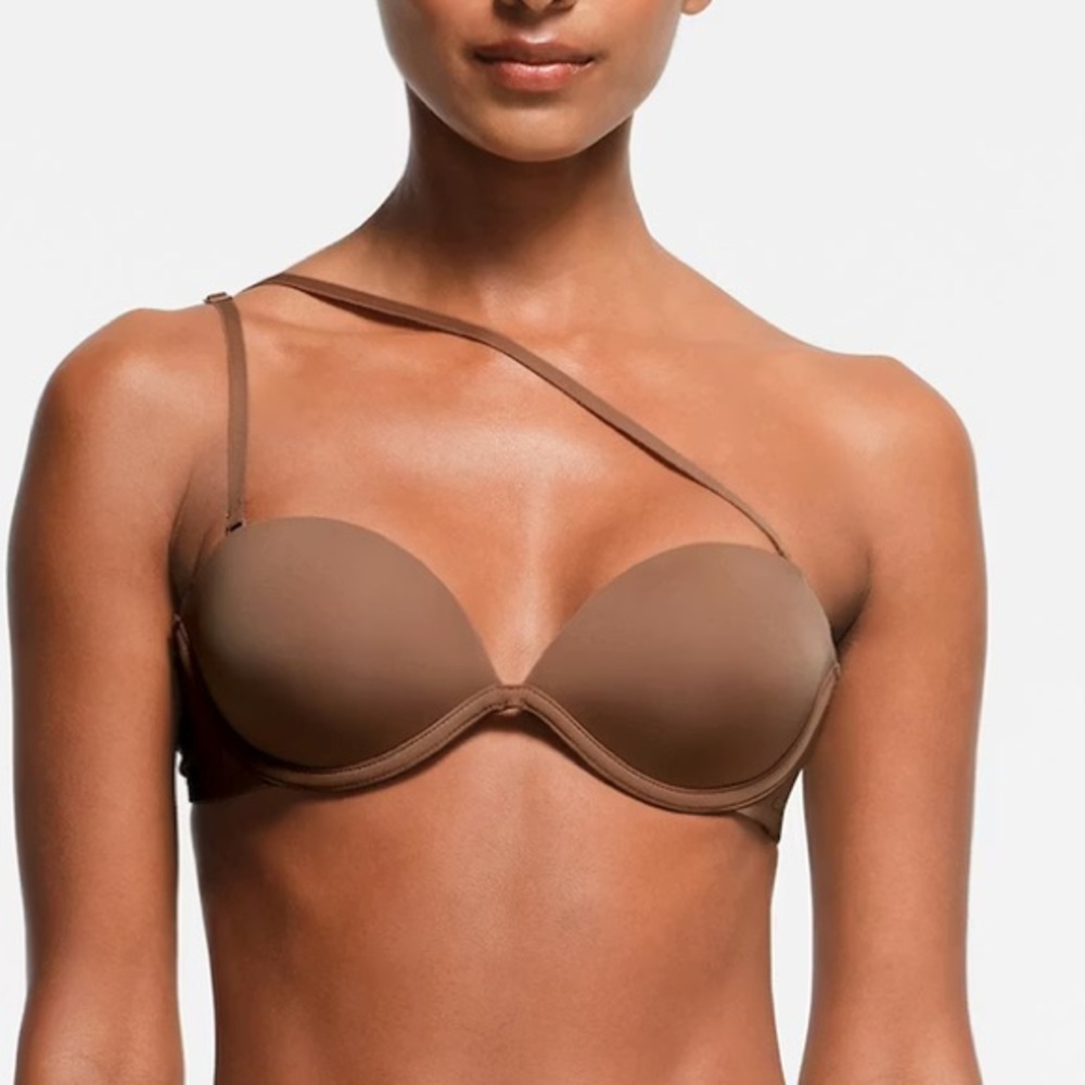 SKIMS Multi-Way Bra - color Jasper - Picture 6 of 15